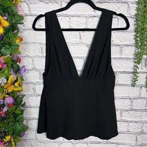¥🌼3/$30🌼Forever 21 Black  Plunging V Neck Sleeveless Tie Detail Blouse Size S